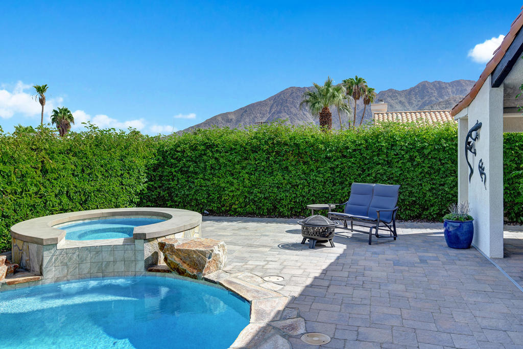 54270 Avenida Alvarado