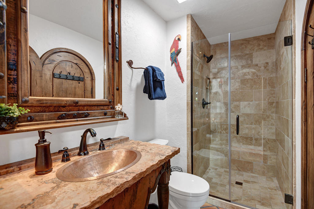 54270 Avenida Alvarado