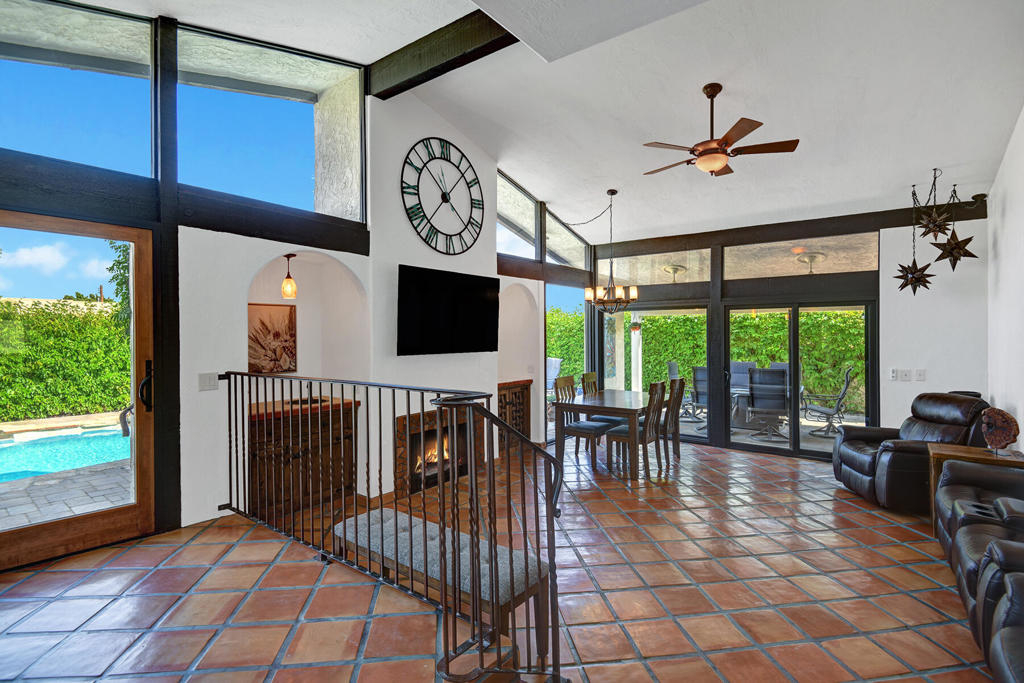 54270 Avenida Alvarado