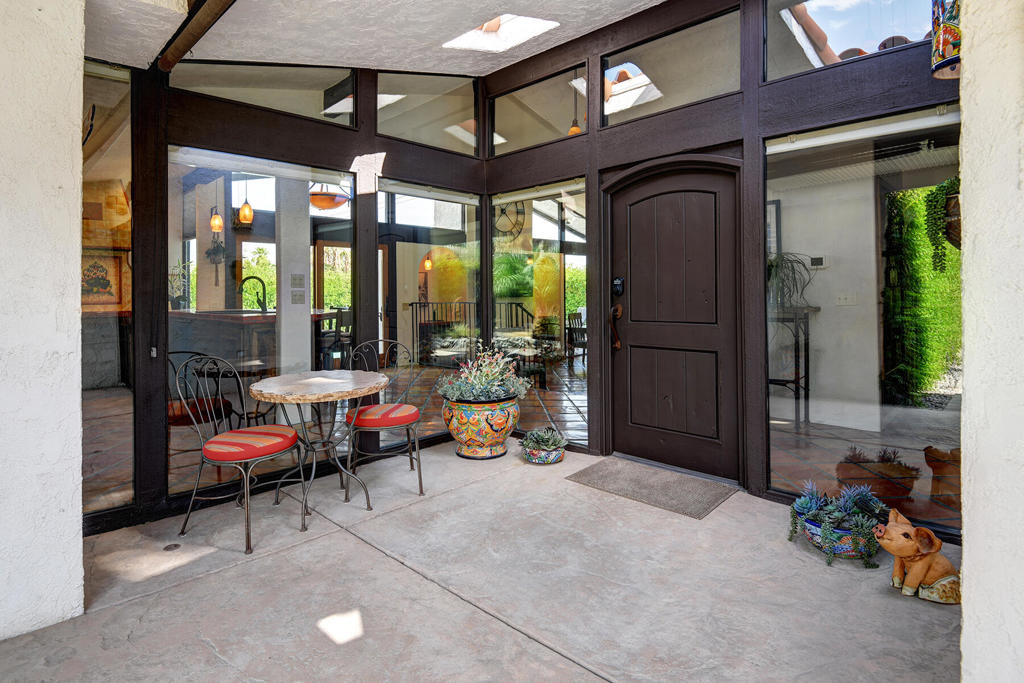 54270 Avenida Alvarado