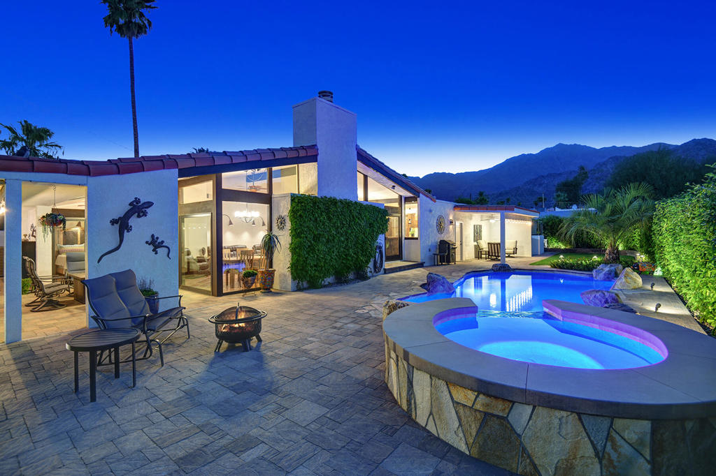 54270 Avenida Alvarado