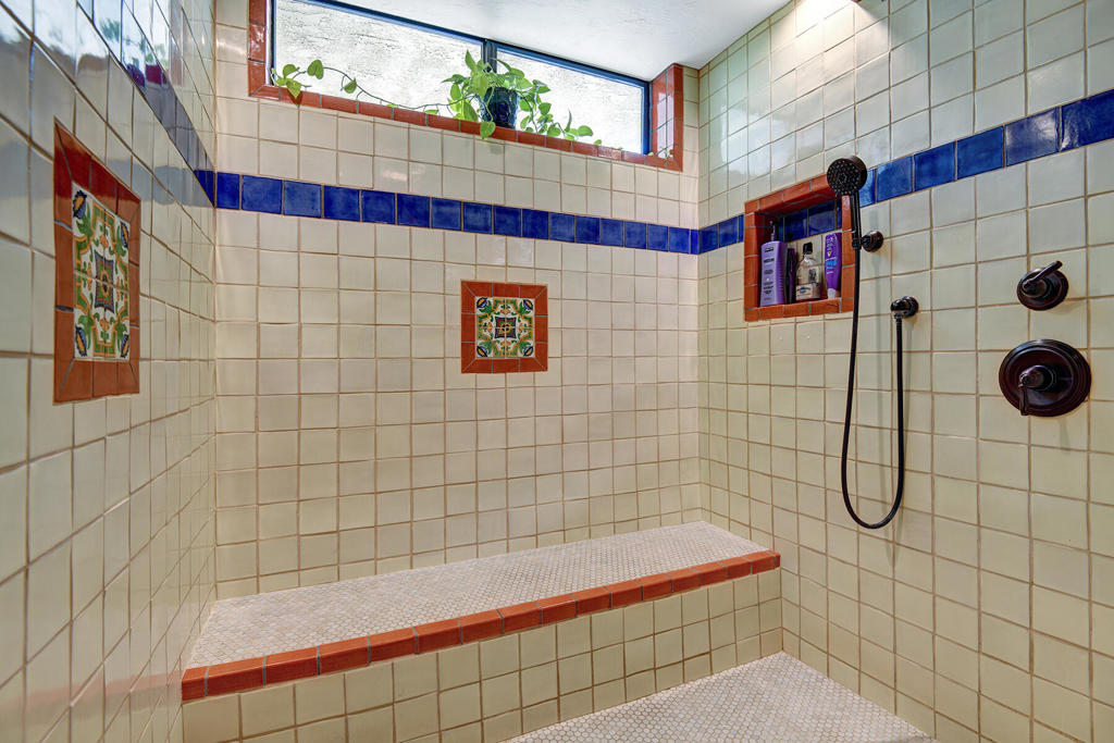 54270 Avenida Alvarado