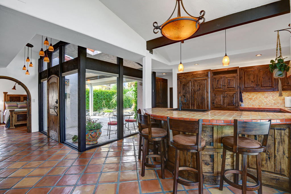 54270 Avenida Alvarado