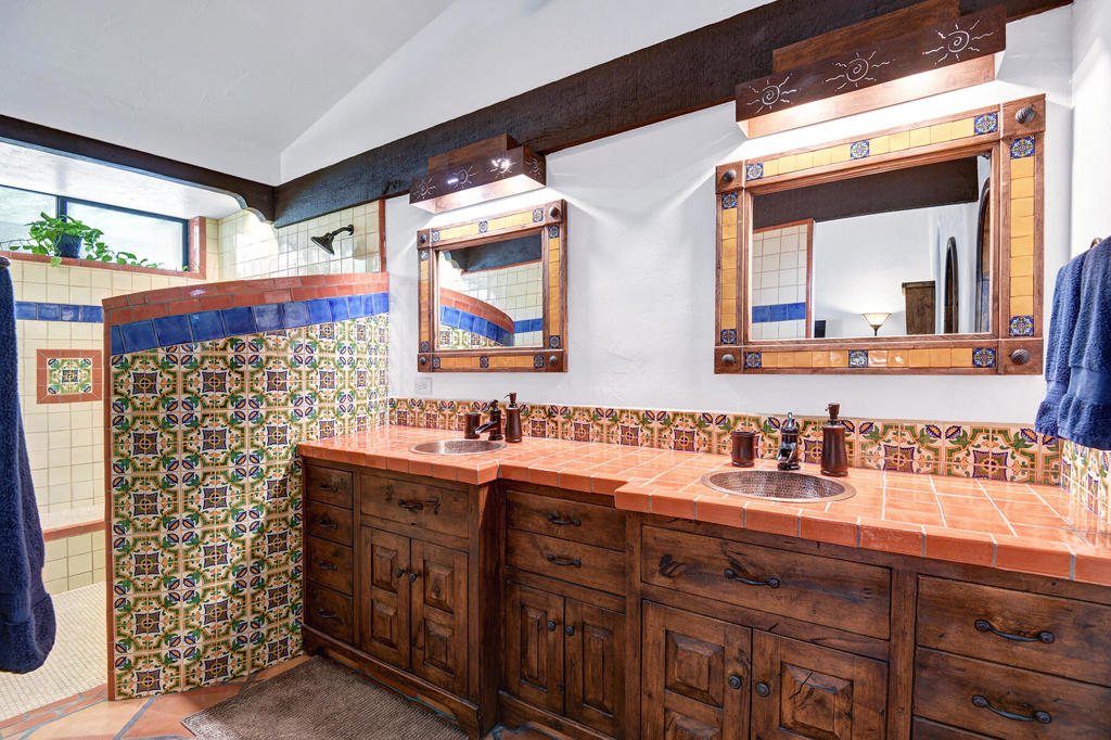 54270 Avenida Alvarado