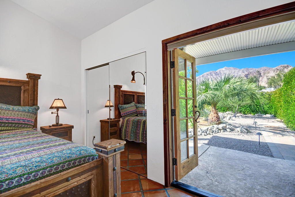 54270 Avenida Alvarado