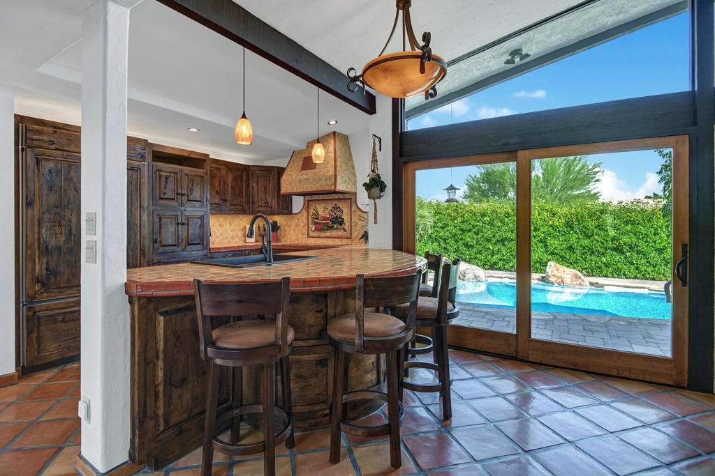 54270 Avenida Alvarado