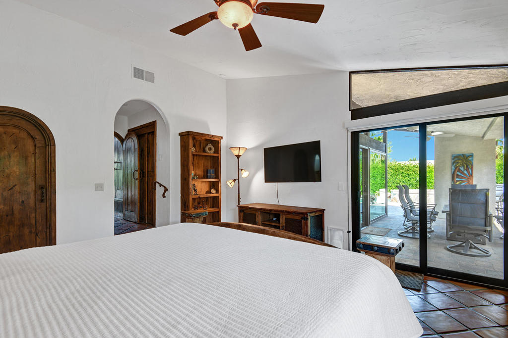 54270 Avenida Alvarado