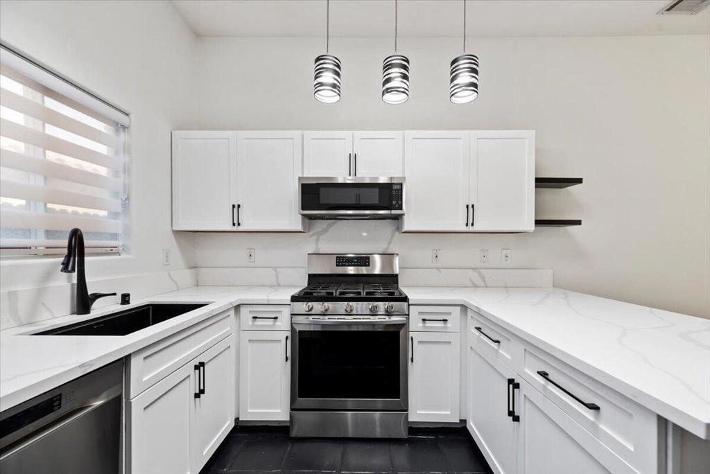 51840 Avenida Mendoza