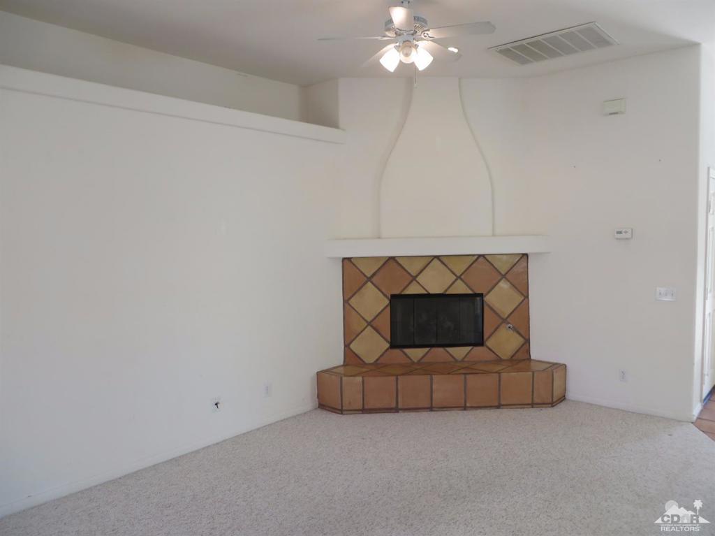 53585 Avenida Velasco