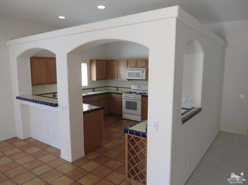 53585 Avenida Velasco