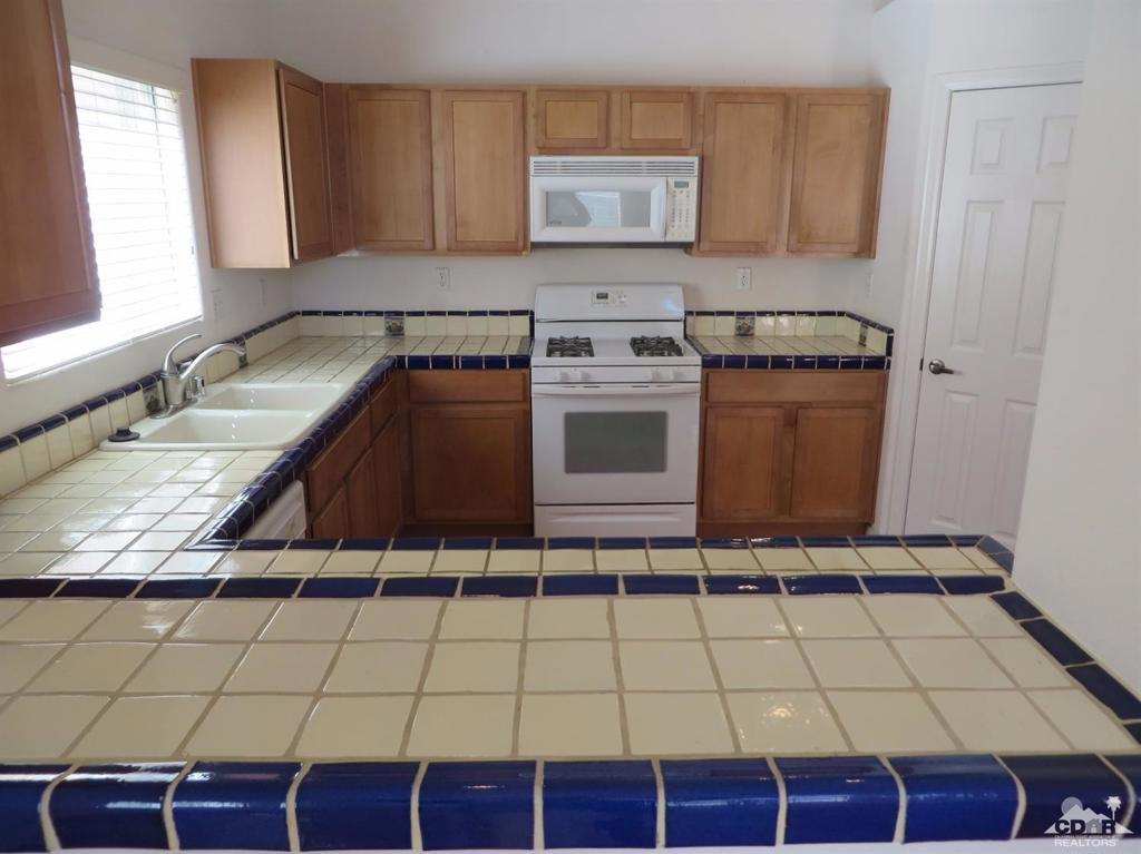 53585 Avenida Velasco