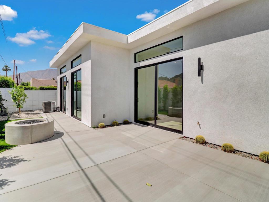 52120 Avenida Alvarado