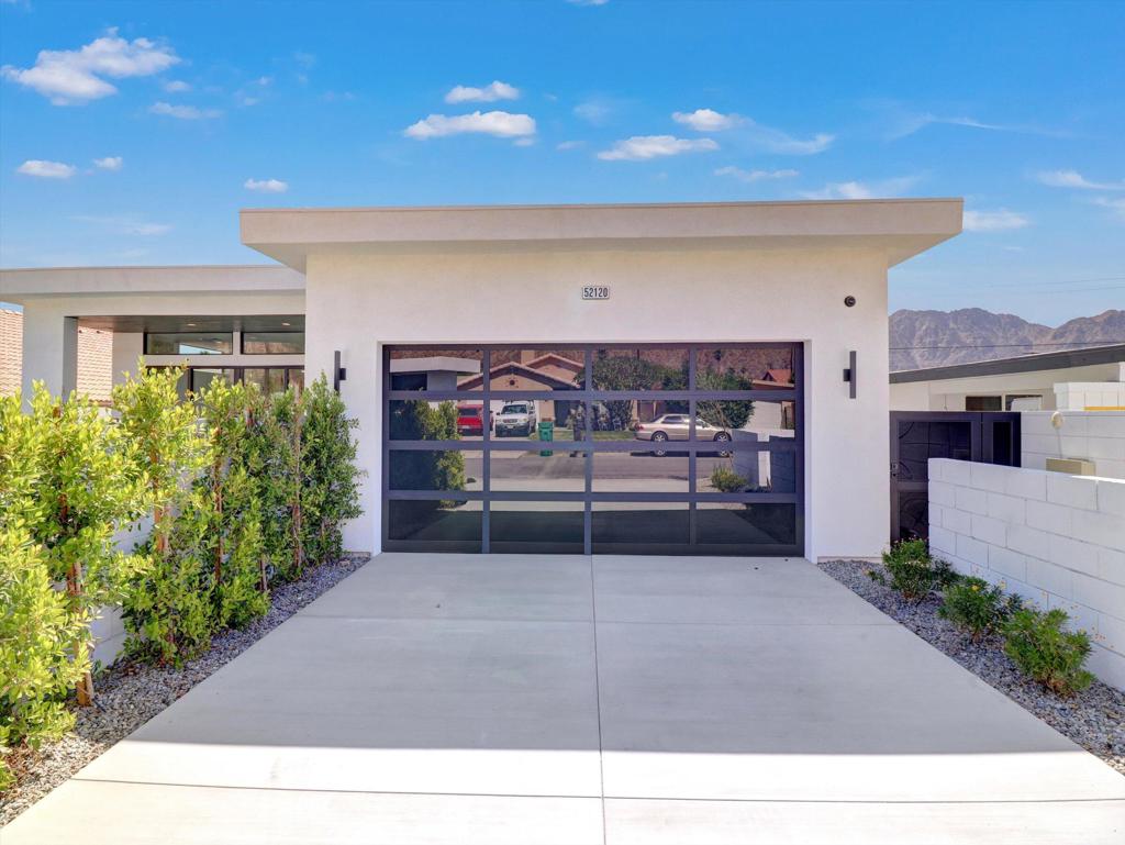 52120 Avenida Alvarado