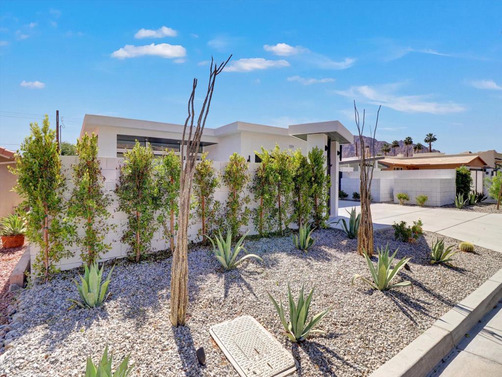 52120 Avenida Alvarado