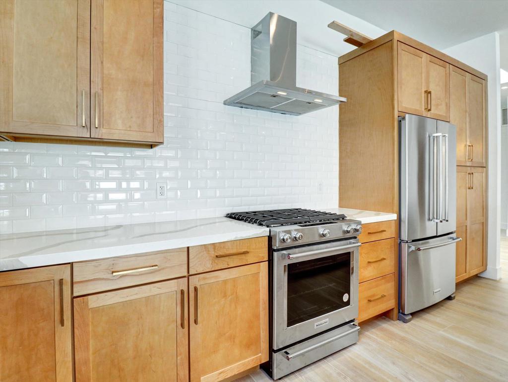 52120 Avenida Alvarado