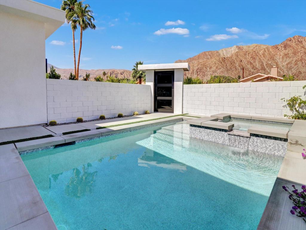 52120 Avenida Alvarado