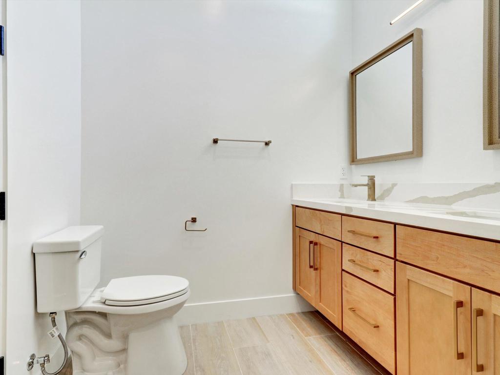 52120 Avenida Alvarado