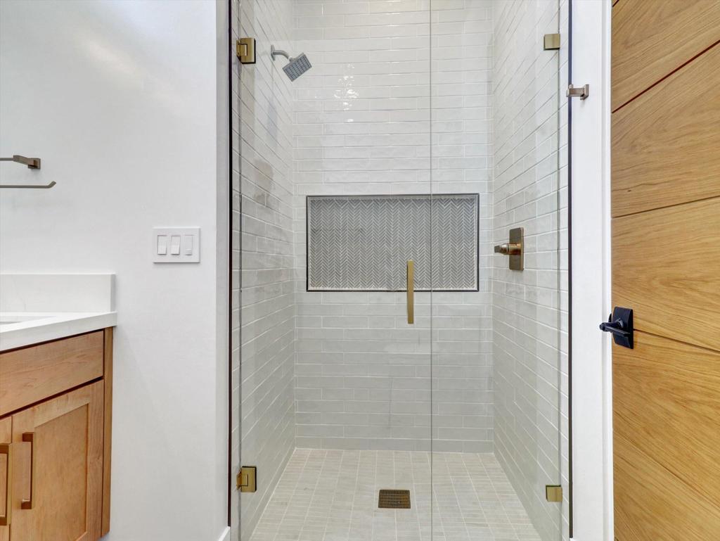 52120 Avenida Alvarado