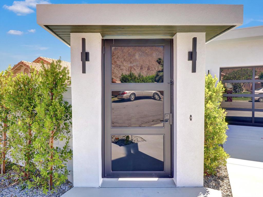 52120 Avenida Alvarado