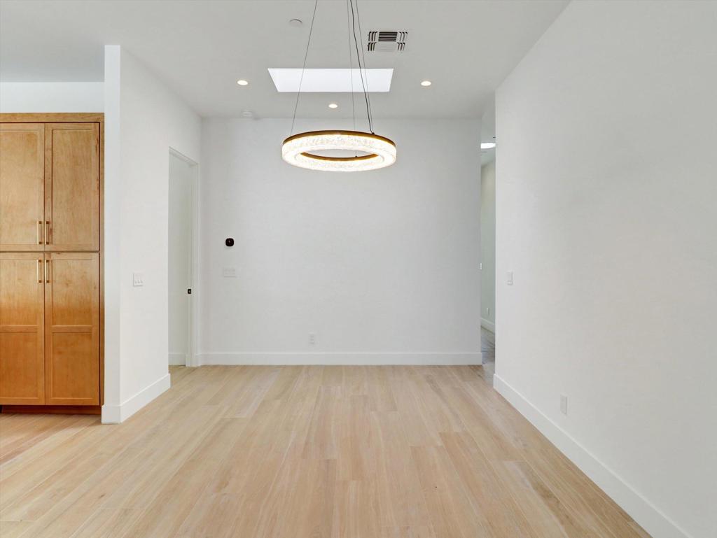 52120 Avenida Alvarado