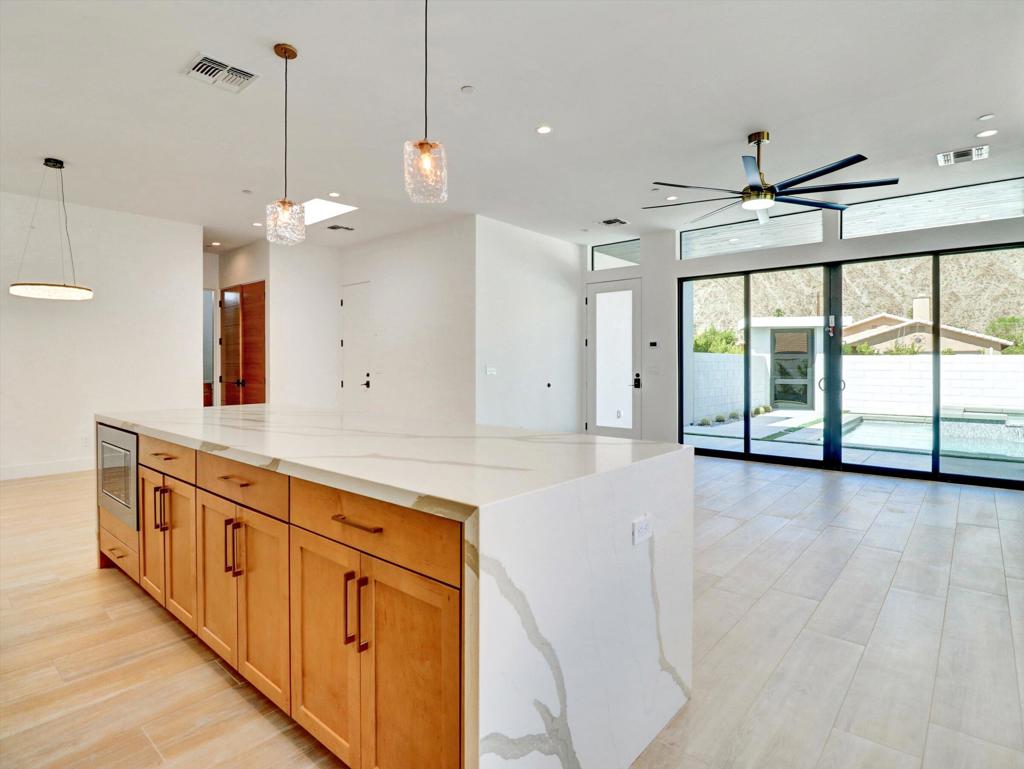 52120 Avenida Alvarado