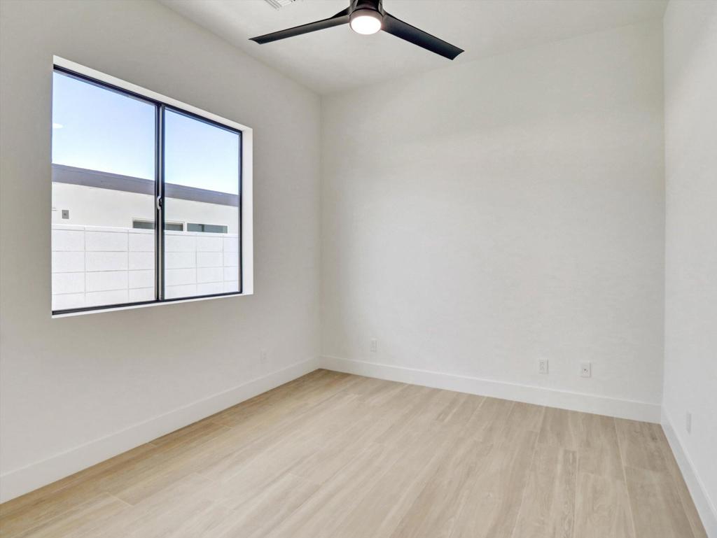 52120 Avenida Alvarado