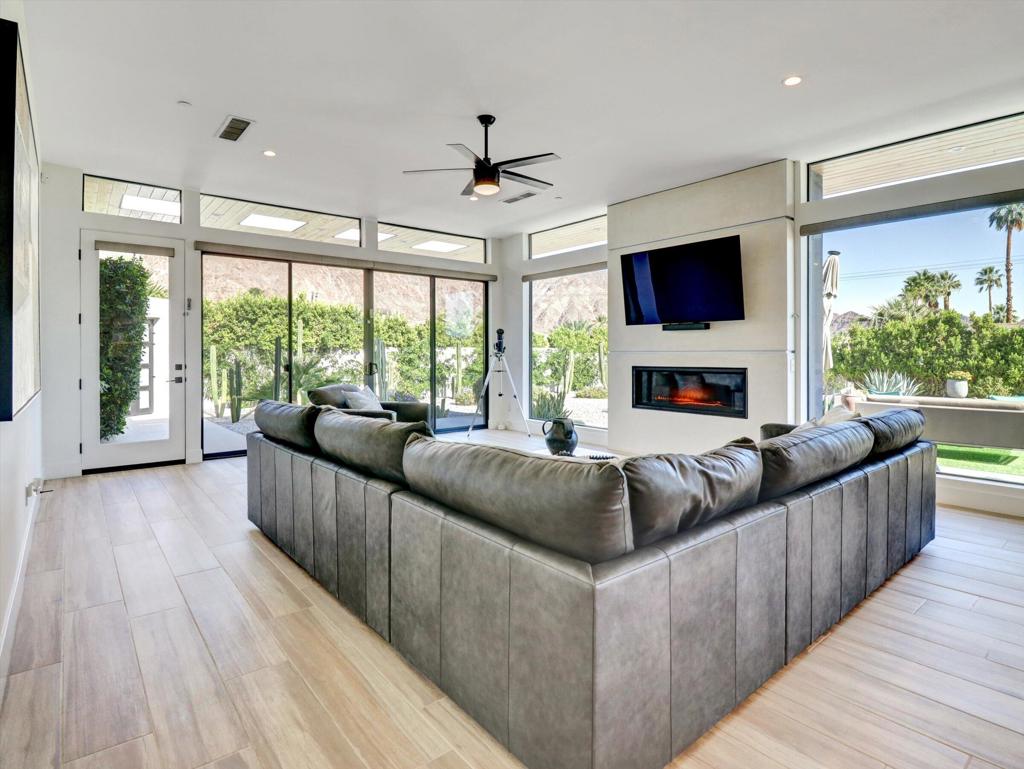 54050 Avenida Obregon
