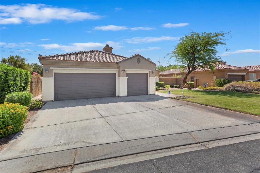 42330 Bridges Court