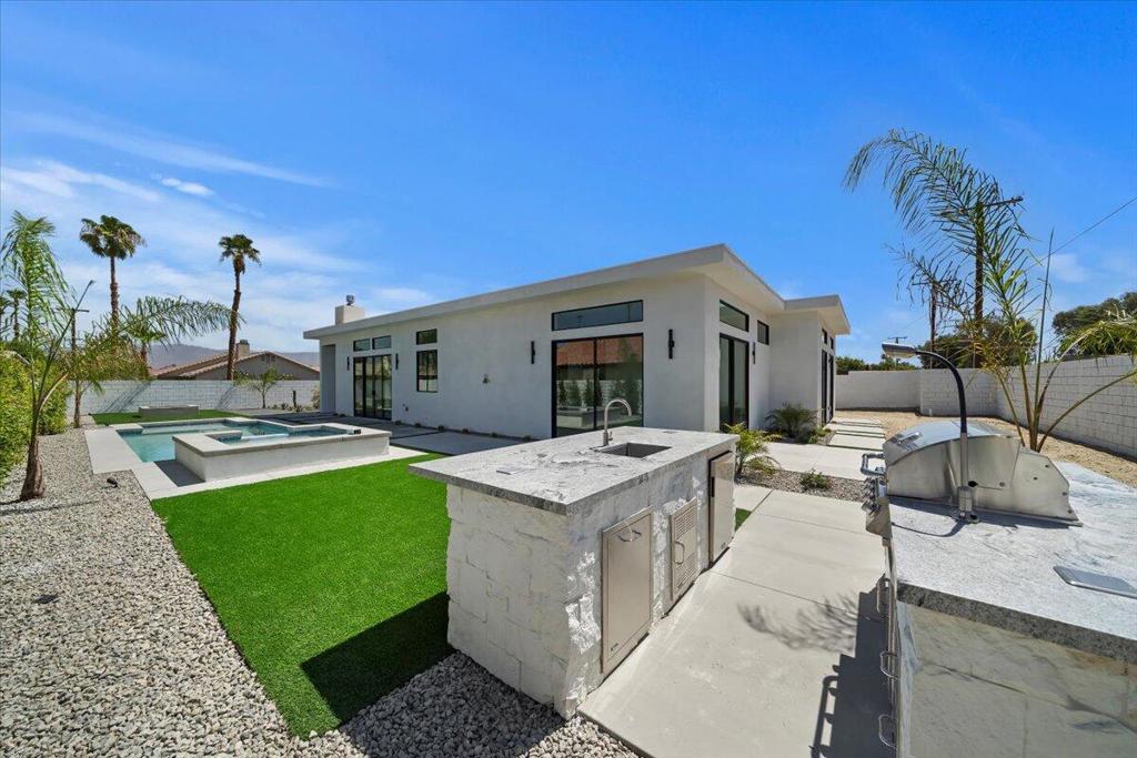 78525 Orcabessa Drive