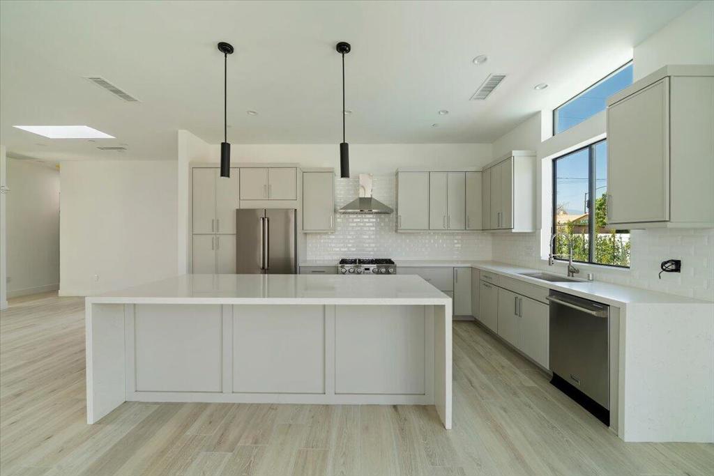 78525 Orcabessa Drive