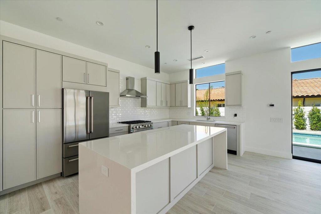 78525 Orcabessa Drive