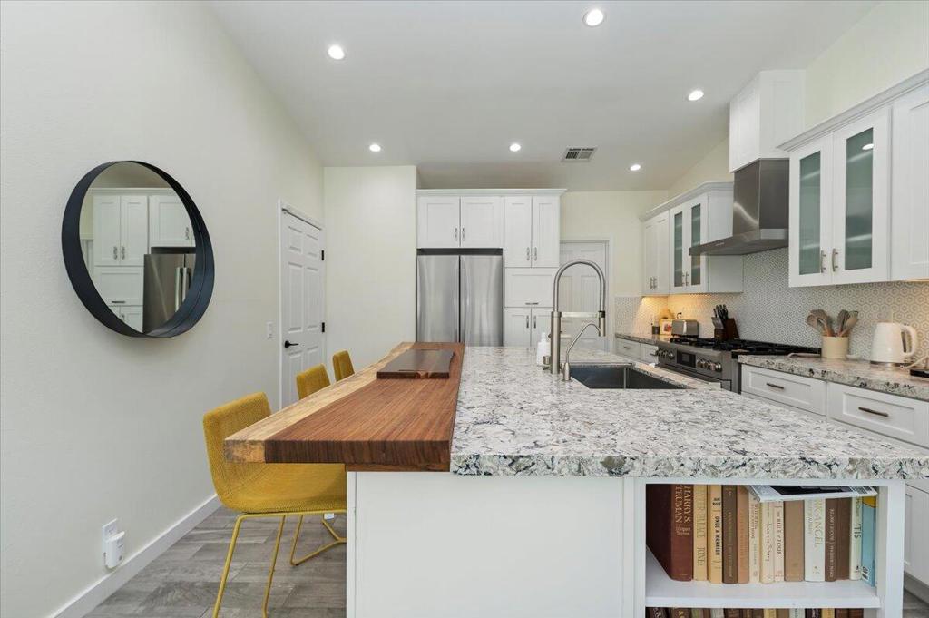 54990 Avenida Madero