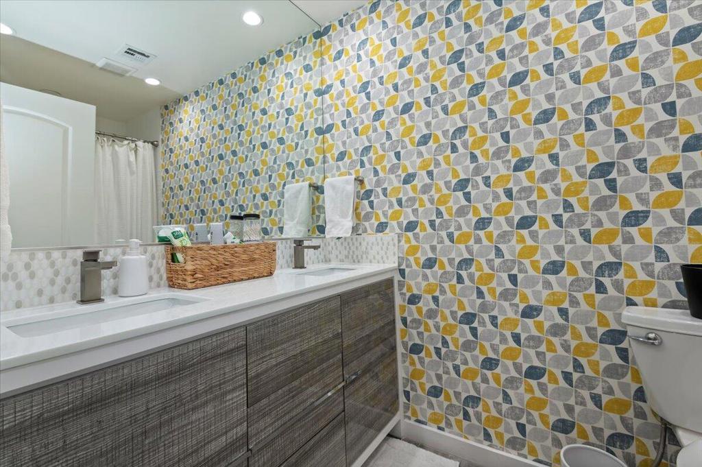 54990 Avenida Madero