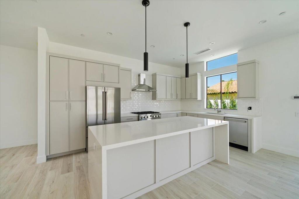 78525 Orcabessa Drive