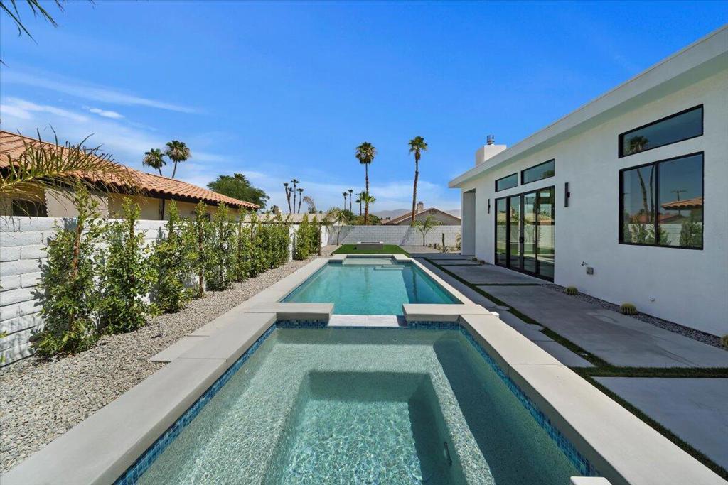 78525 Orcabessa Drive