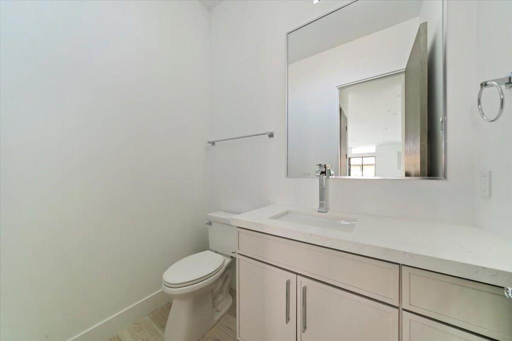 78525 Orcabessa Drive