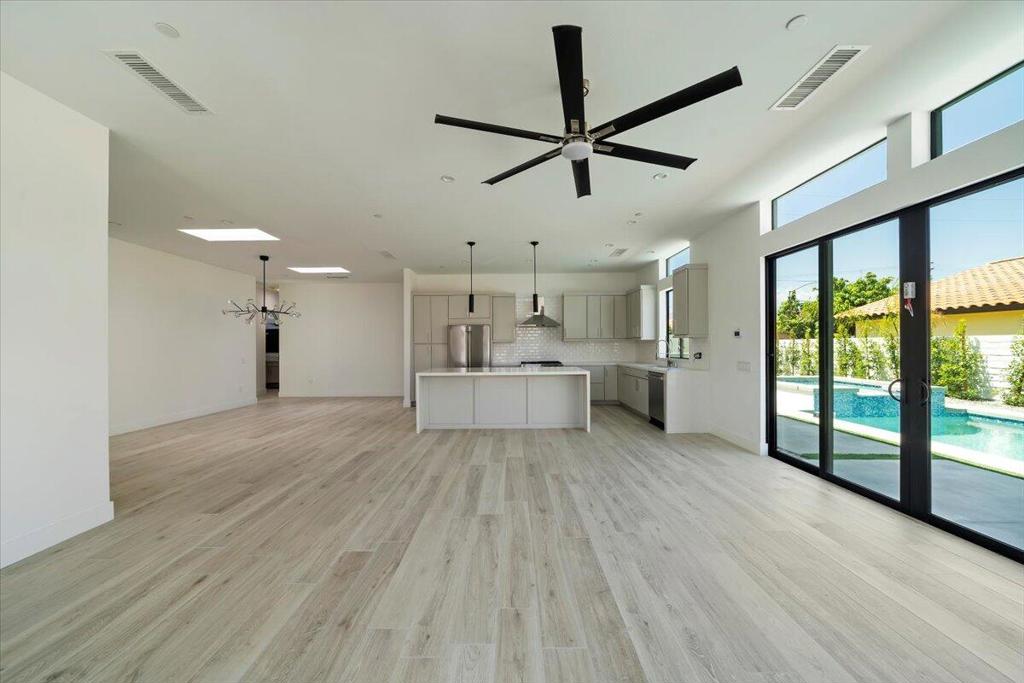 78525 Orcabessa Drive