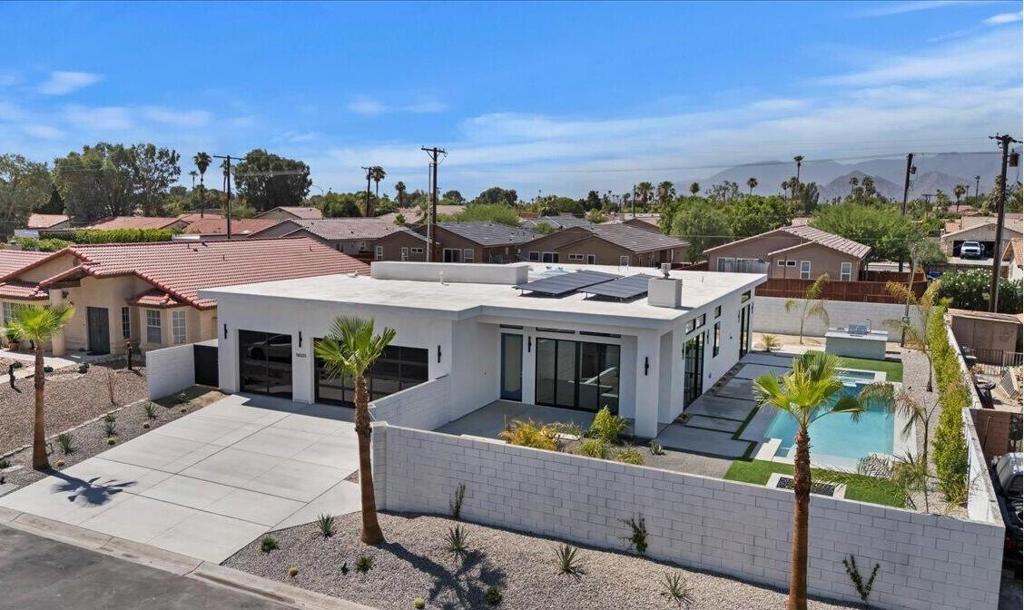 78525 Orcabessa Drive