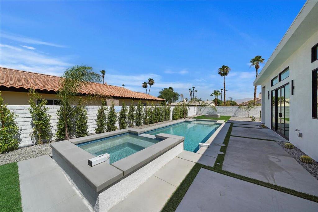 78525 Orcabessa Drive