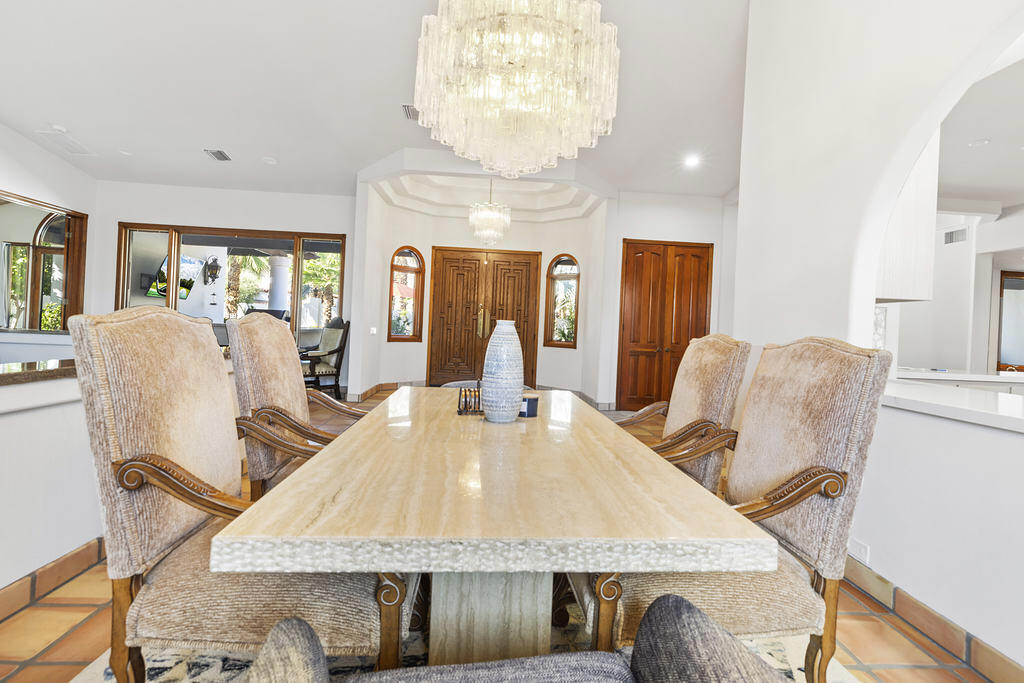51230 Avenida Obregon