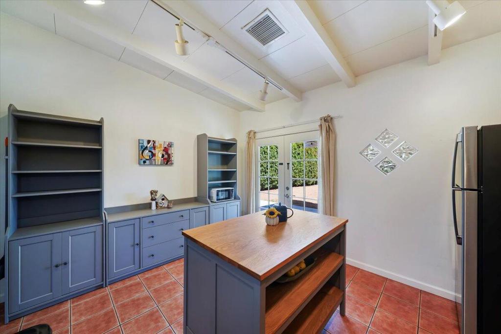 51426 Eisenhower Drive