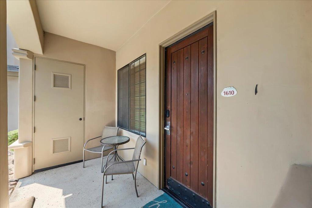 50610 Santa Rosa Plaza #1