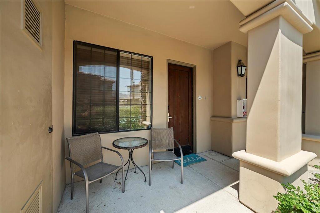 50610 Santa Rosa Plaza #1