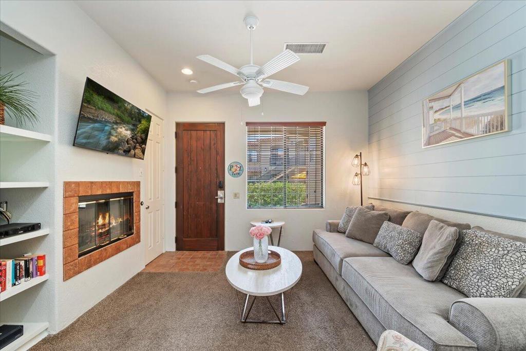 50610 Santa Rosa Plaza #1