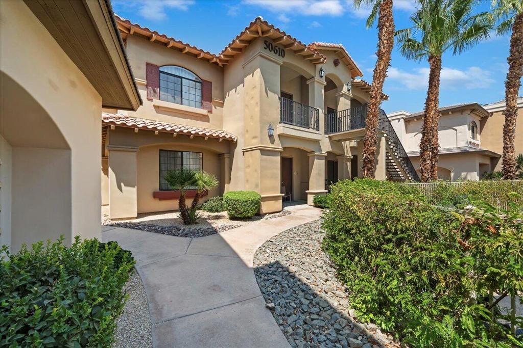 50610 Santa Rosa Plaza #1