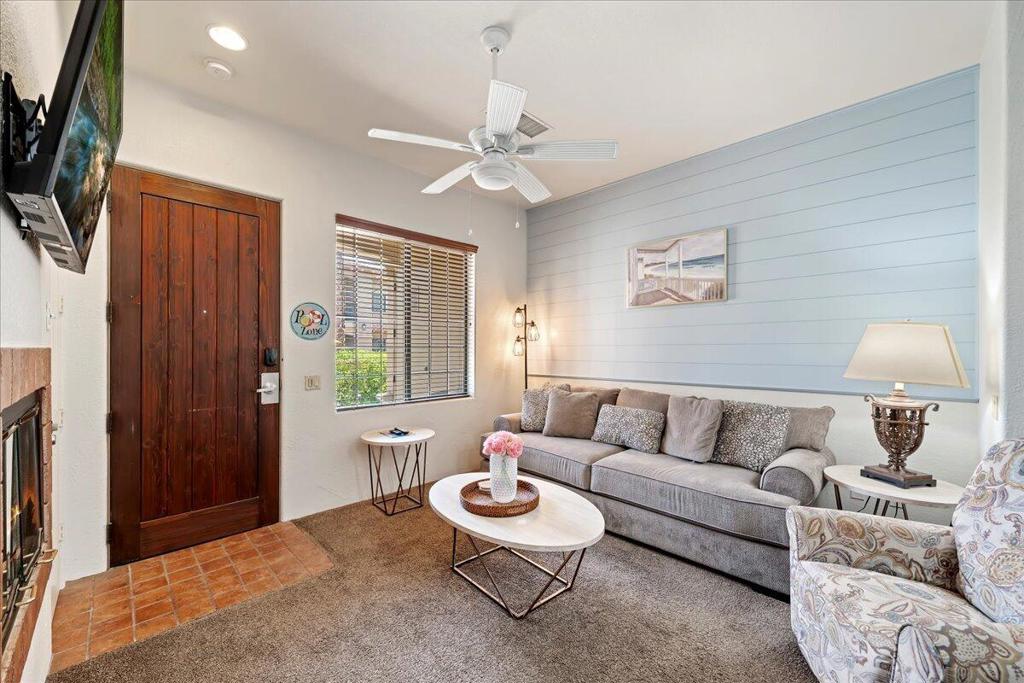 50610 Santa Rosa Plaza #1