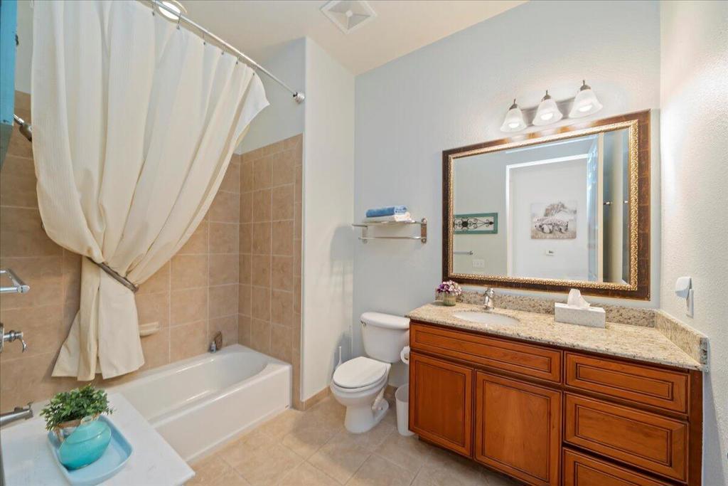 50610 Santa Rosa Plaza #1