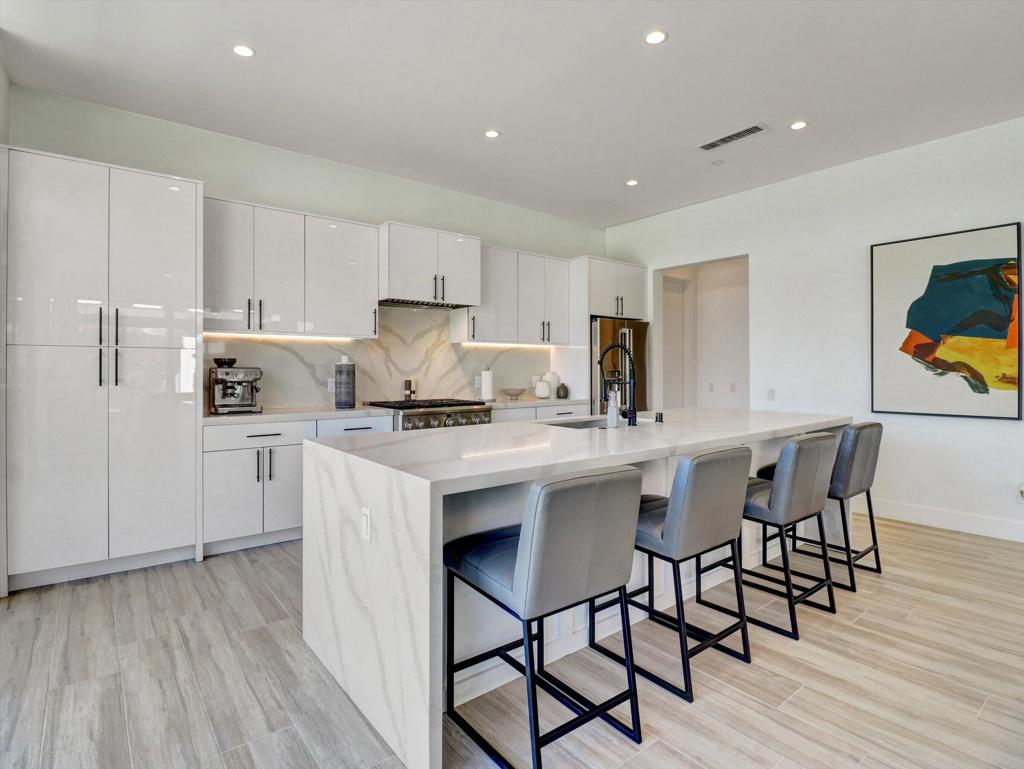 54050 Avenida Obregon