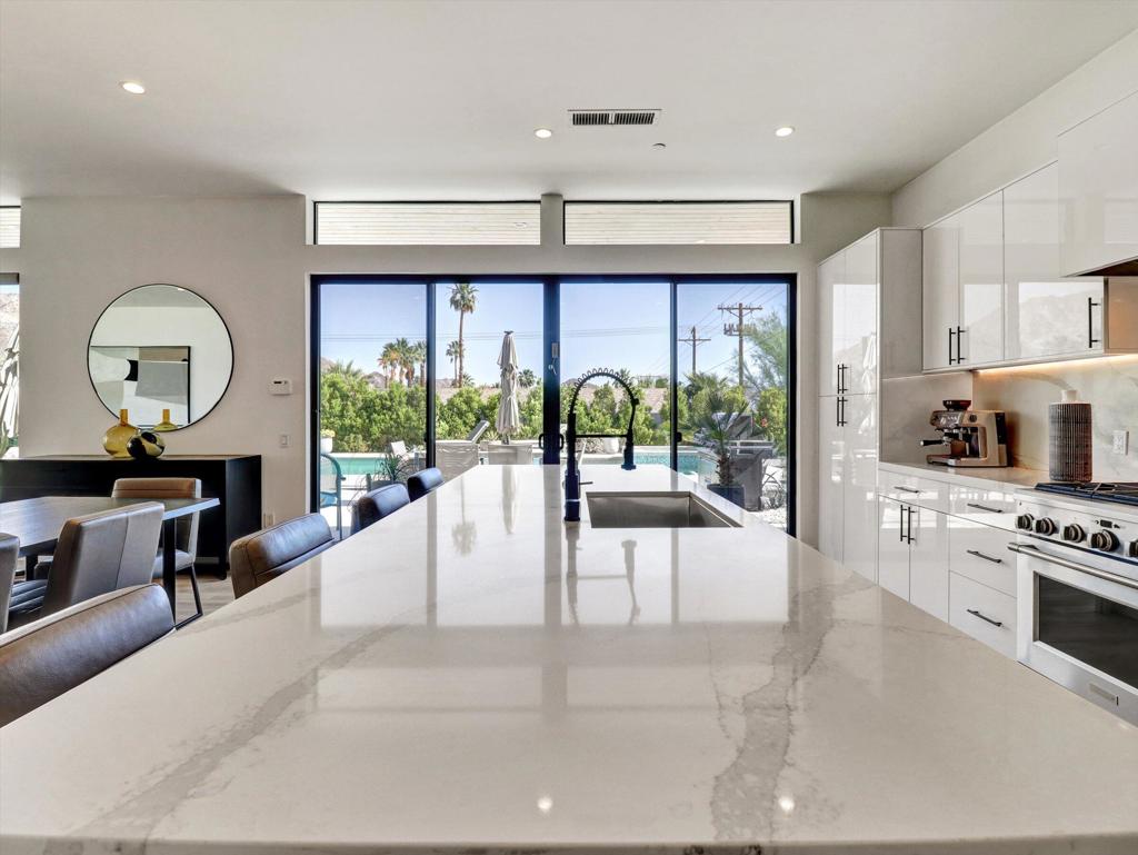 54050 Avenida Obregon