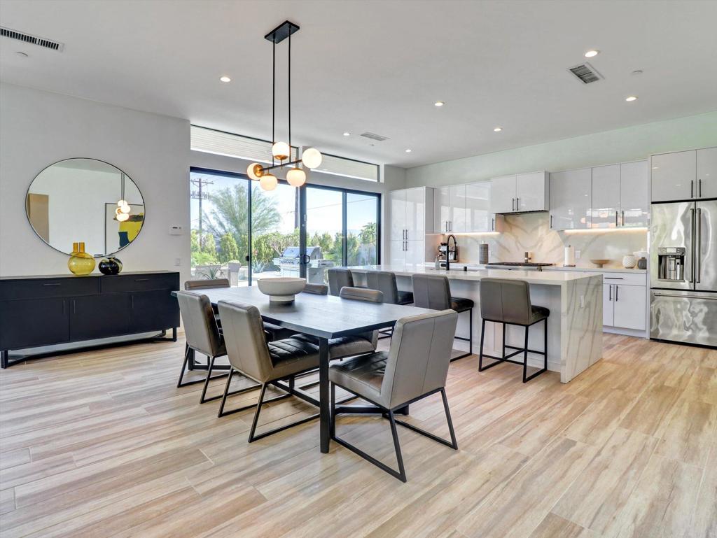 54050 Avenida Obregon